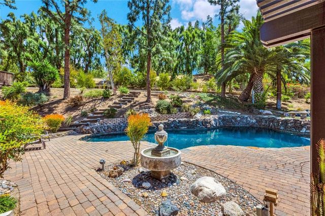 19882 Highcrest Circle, North Tustin, CA 92705