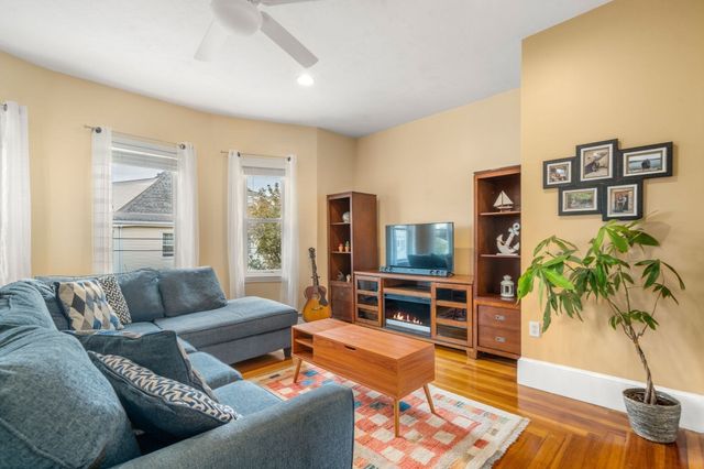 111 Sumner St 2, Quincy, MA 02169