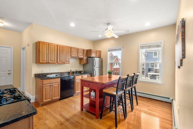 111 Sumner St 2, Quincy, MA 02169