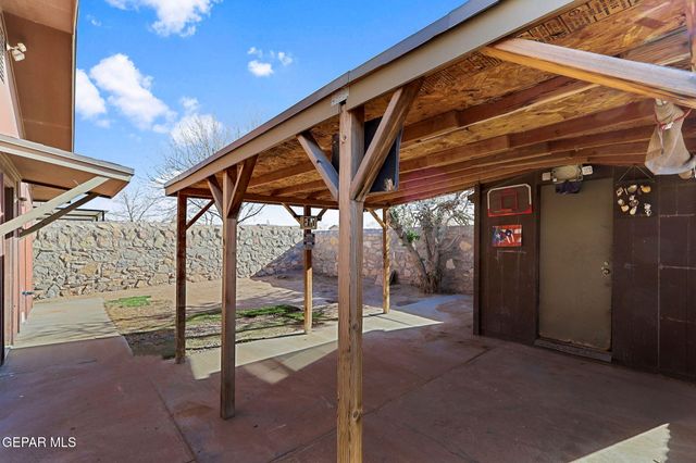 10116 Montreal Circle, Socorro, TX 79927