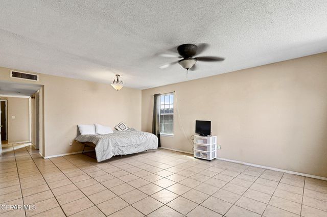 10116 Montreal Circle, Socorro, TX 79927