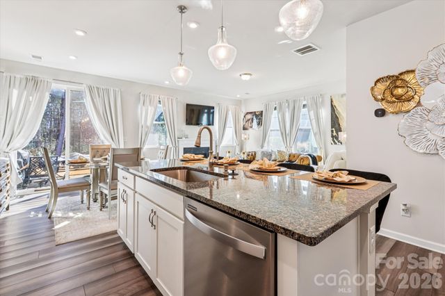 1304 Southern Sugar Drive, Charlotte, NC 28262