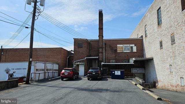 55 W MAIN ST, Waynesboro, PA 17268