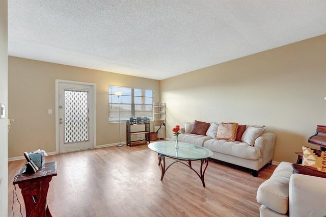 4026 Swansea B Crescent, Deerfield Beach, FL 33442