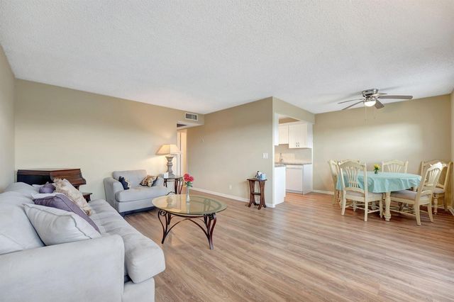 4026 Swansea B Crescent, Deerfield Beach, FL 33442