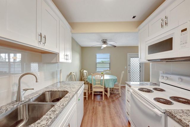 4026 Swansea B Crescent, Deerfield Beach, FL 33442