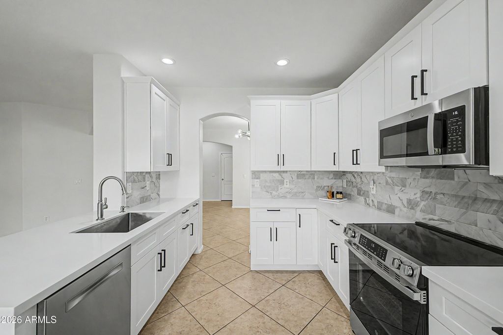 4010 E SUNDANCE Court, Gilbert, AZ 85297 — photo 2