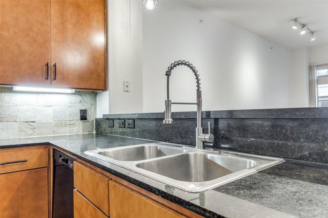 1901 Post Oak Boulevard 2220, Houston, TX 77056