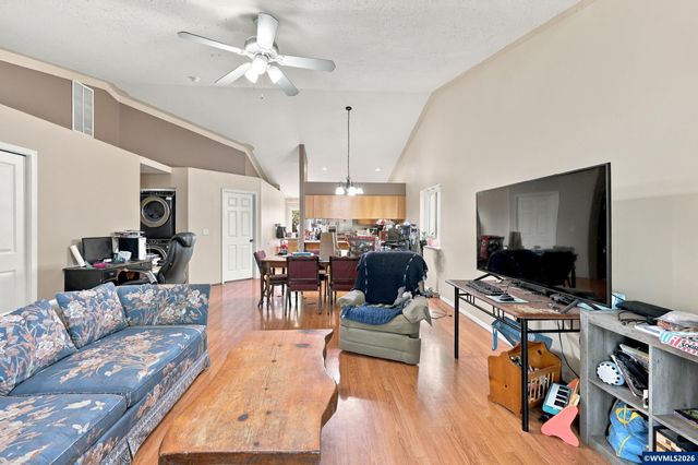 1317 Northgate Rd, Independence, OR 97351