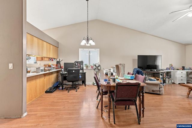 1317 Northgate Rd, Independence, OR 97351