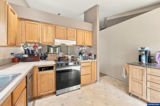 1317 Northgate Rd, Independence, OR 97351