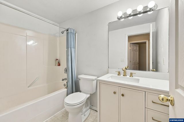 1317 Northgate Rd, Independence, OR 97351