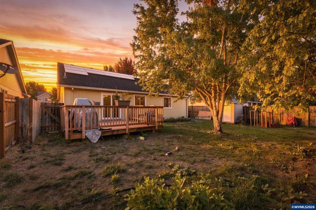 1317 Northgate Rd, Independence, OR 97351