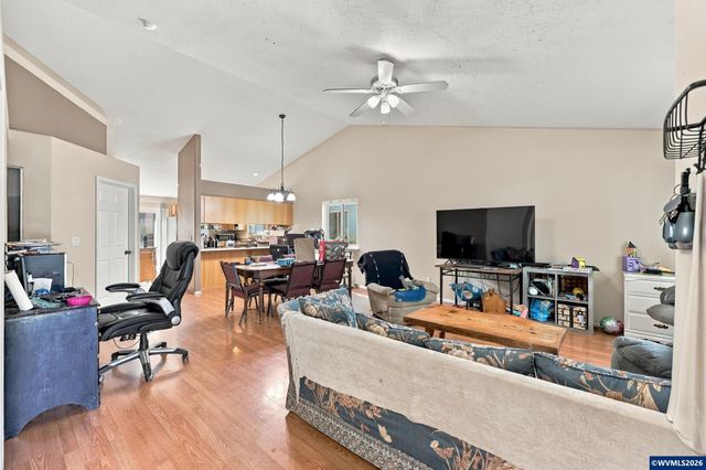 1317 Northgate Rd, Independence, OR 97351