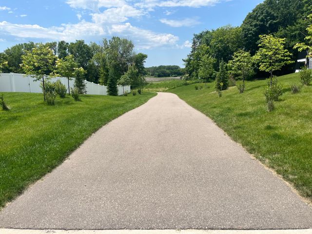 1198 Woods Creek Drive, Delano, MN 55328
