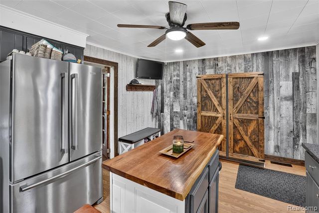 360 Plum Creek Road, Lapeer, MI 48446