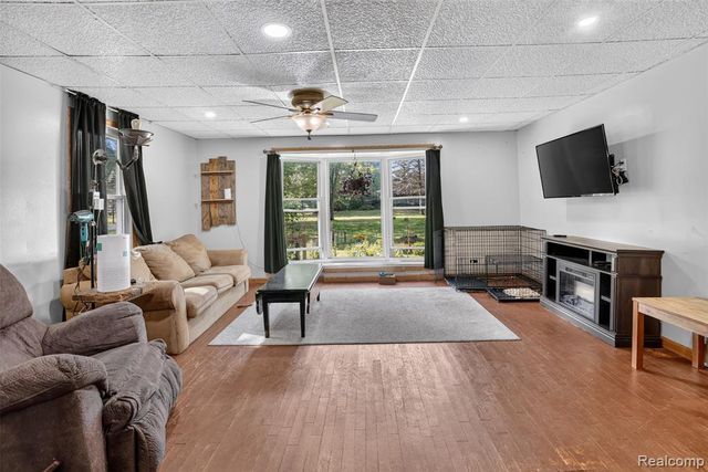 360 Plum Creek Road, Lapeer, MI 48446