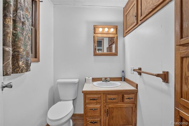 360 Plum Creek Road, Lapeer, MI 48446