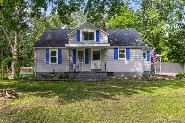 360 Plum Creek Road, Lapeer, MI 48446