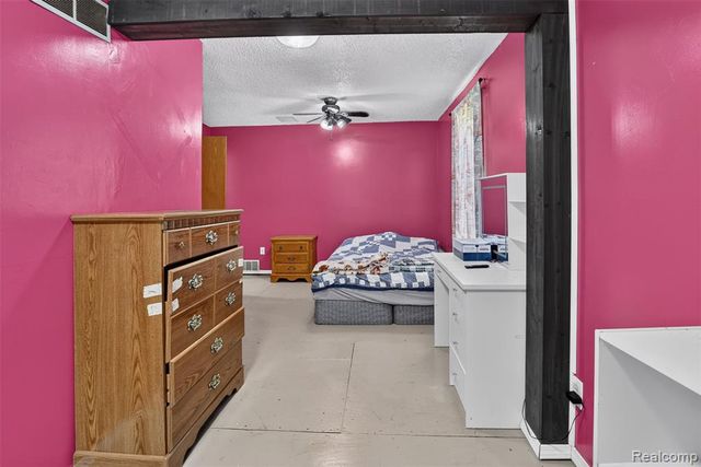 360 Plum Creek Road, Lapeer, MI 48446