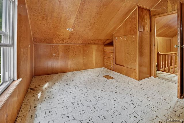 360 Plum Creek Road, Lapeer, MI 48446