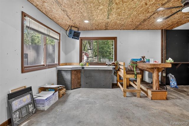 360 Plum Creek Road, Lapeer, MI 48446