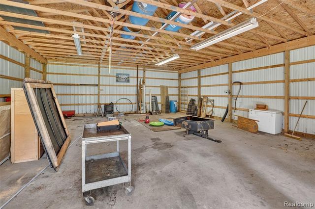 360 Plum Creek Road, Lapeer, MI 48446