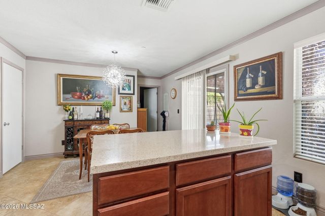 8471 N Placita De La Manzana, Tucson, AZ 85742