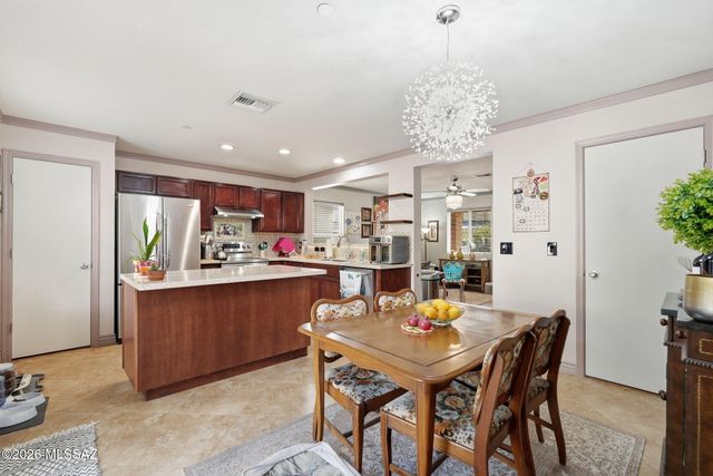 8471 N Placita De La Manzana, Tucson, AZ 85742