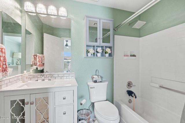 8471 N Placita De La Manzana, Tucson, AZ 85742
