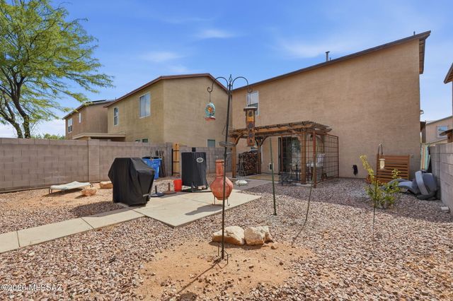 8471 N Placita De La Manzana, Tucson, AZ 85742