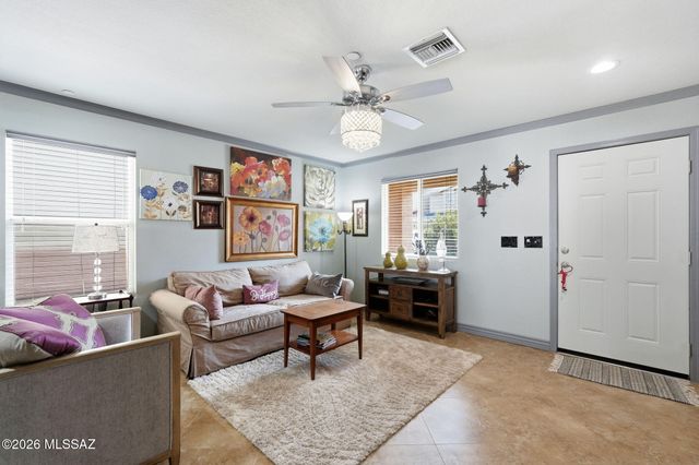 8471 N Placita De La Manzana, Tucson, AZ 85742