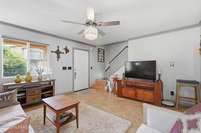 8471 N Placita De La Manzana, Tucson, AZ 85742