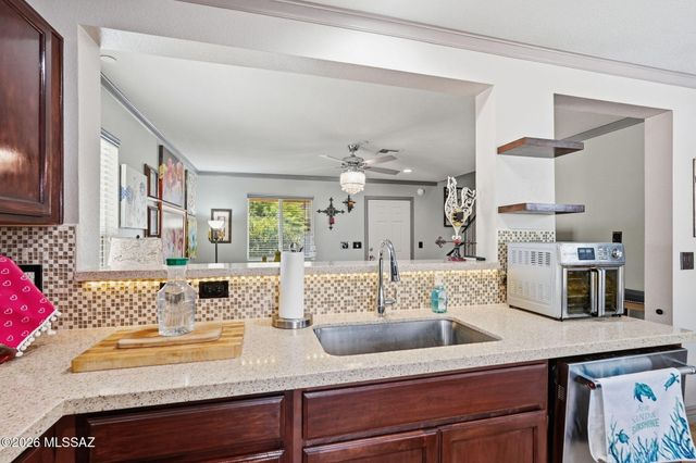 8471 N Placita De La Manzana, Tucson, AZ 85742