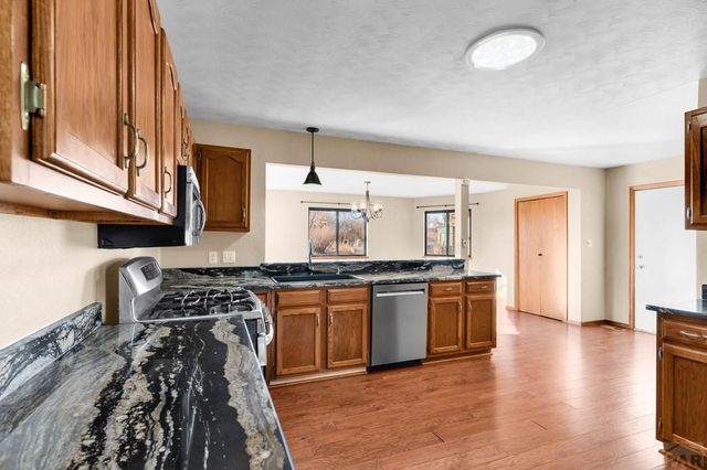 1350 Terry Cir, Pueblo, CO 81006