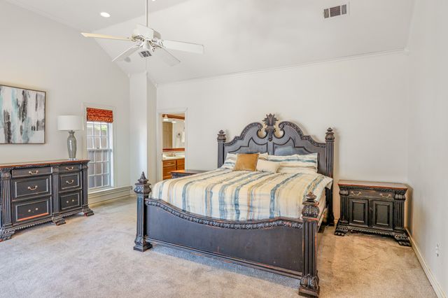 6011 Mccommas Boulevard, Dallas, TX 75206