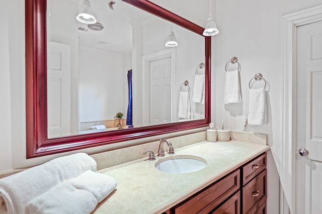 6011 Mccommas Boulevard, Dallas, TX 75206