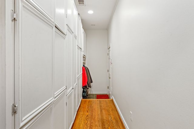 6011 Mccommas Boulevard, Dallas, TX 75206