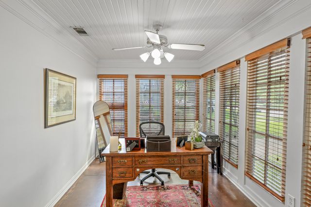 6011 Mccommas Boulevard, Dallas, TX 75206