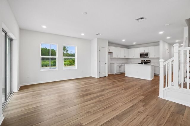 6844 HOLCOMBE DOWN DRIVE, Zephyrhills, FL 33541