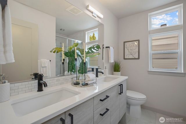 1010 A NE 92nd Street, Seattle, WA 98115