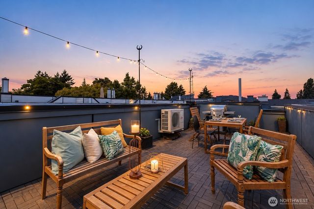 1010 A NE 92nd Street, Seattle, WA 98115