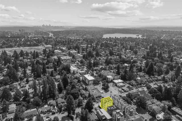 1010 A NE 92nd Street, Seattle, WA 98115