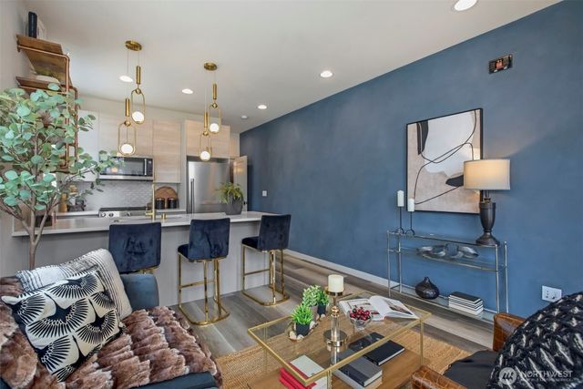 1010 A NE 92nd Street, Seattle, WA 98115