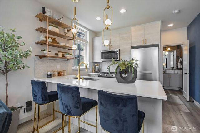 1010 A NE 92nd Street, Seattle, WA 98115