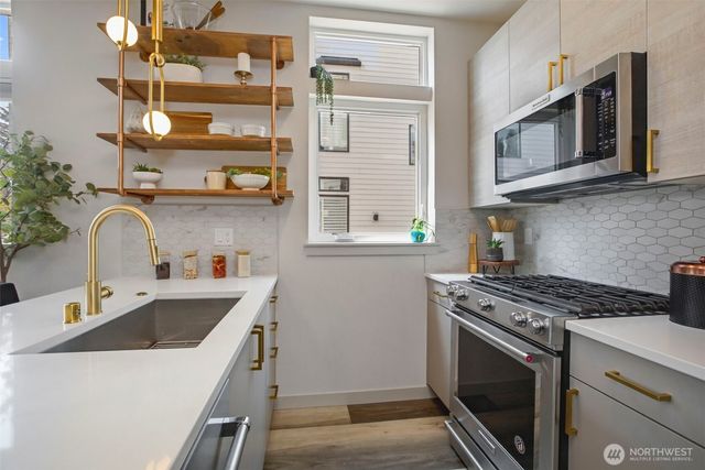 1010 A NE 92nd Street, Seattle, WA 98115