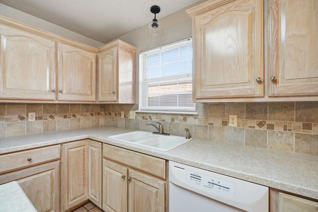 2915 85th Street, Lubbock, TX 79423