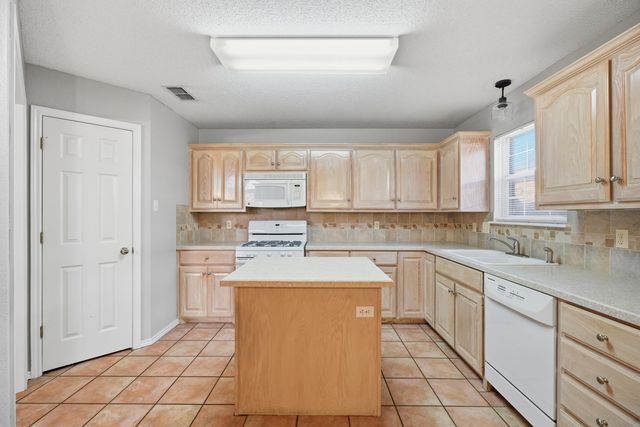 2915 85th Street, Lubbock, TX 79423