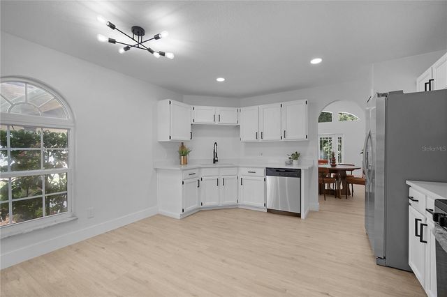 10303 WINDING CREEK LANE, Orlando, FL 32825
