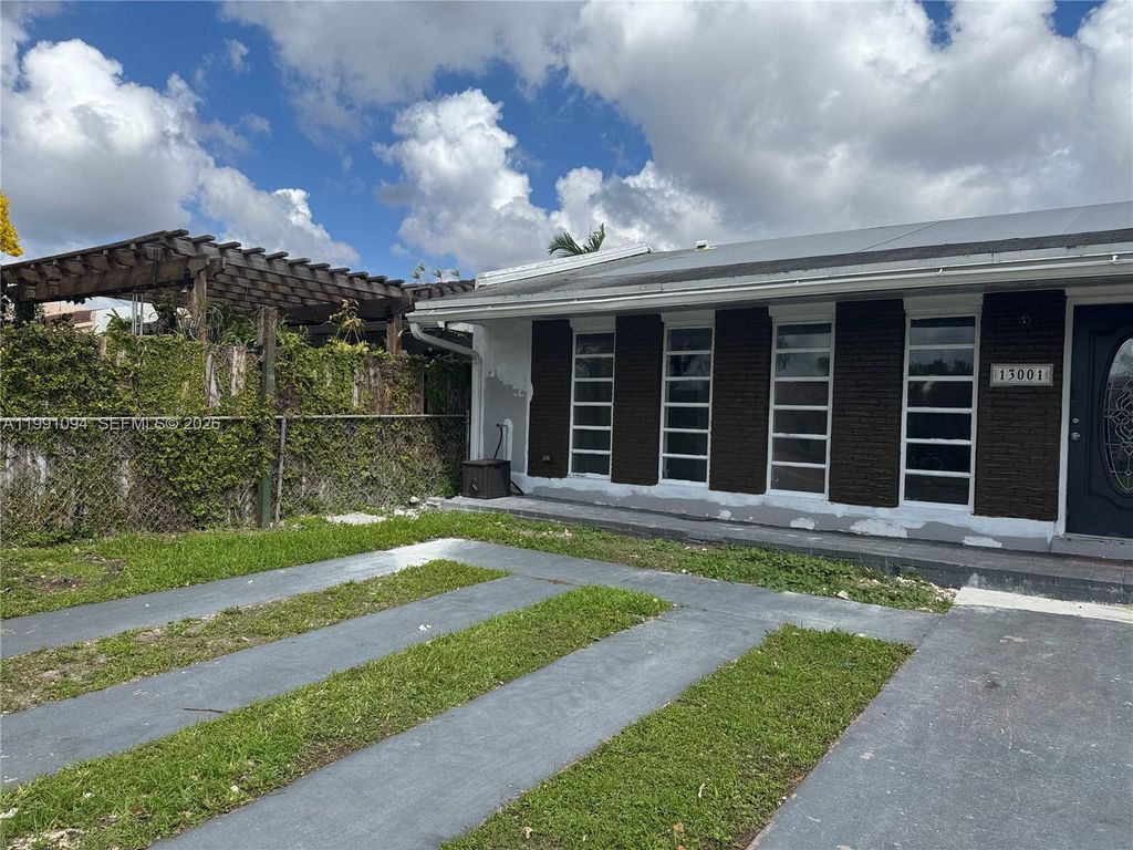13001 SW 53rd St 13001, Miami, FL 33175